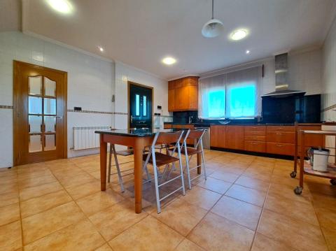 Planta Baja: Cocina-comedor