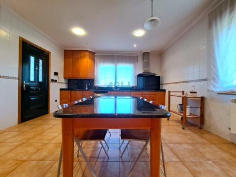 Planta Baja: Cocina-comedor