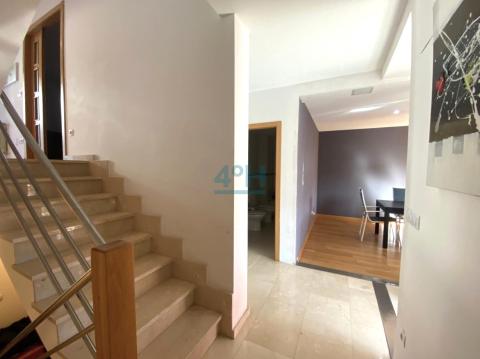 Acceso a cocina-comedor