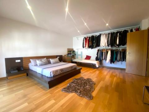 Dormitorio-suite con baño