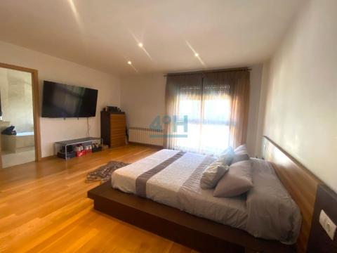 Dormitorio-suite con baño
