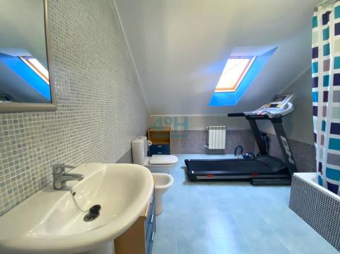 Planta Bajo Cubierta: Baño 4 con bañera