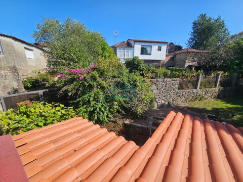 Planta Alta: Balcón con vistas a un lateral de la finca