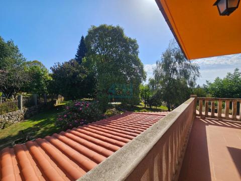 Planta Alta: Balcón con vistas a un lateral de la finca