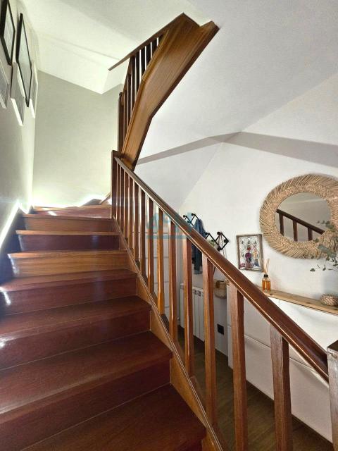 Escaleras acceso segunda planta