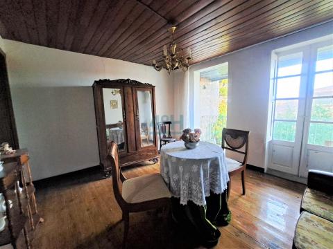 Salón a fachada trasera