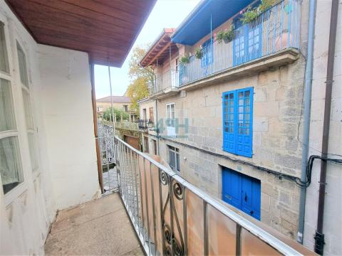 Balcón a fachada principal