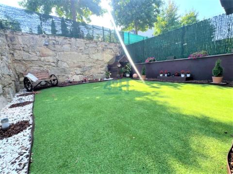 Planta Baja: Jardín trasero con porche