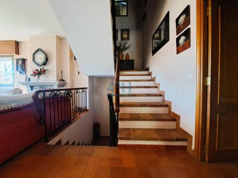 Acceso planta superior