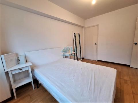Dormitorio principal con armario empotrado