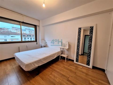 Dormitorio principal con armario empotrado