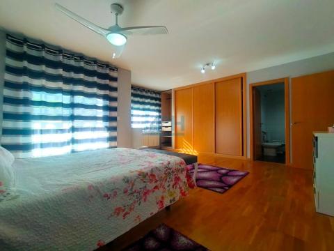 Planta Baja: Dormitorio-suite