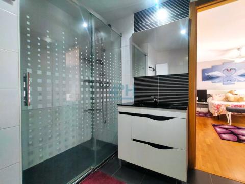 Planta Baja: Baño con plato de ducha