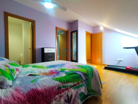 Planta Alta: Dormitorio-suite 4 con acceso a baño