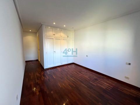 Dormitorio-suite con baño
