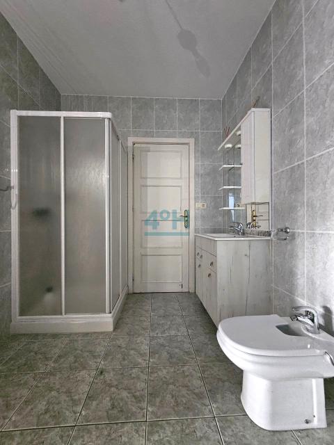 Baño completo con plato de ducha