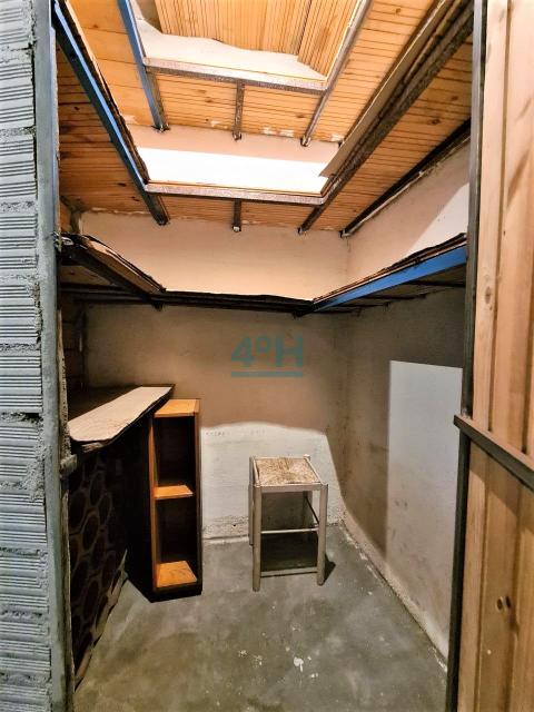 Bodega dentro de la plaza de garaje