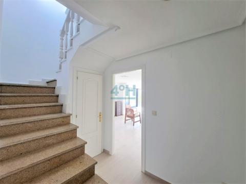 Acceso planta superior